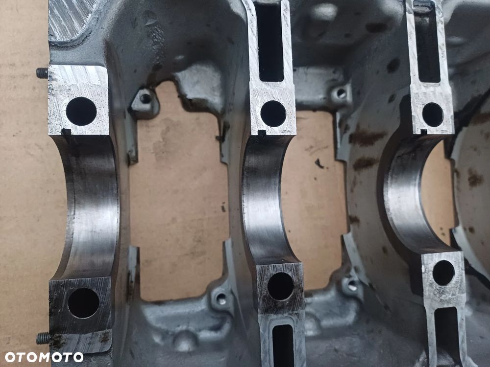 Blok silnika 55229567 A13DTE Astra J Corsa D 1.3 cdti - 16