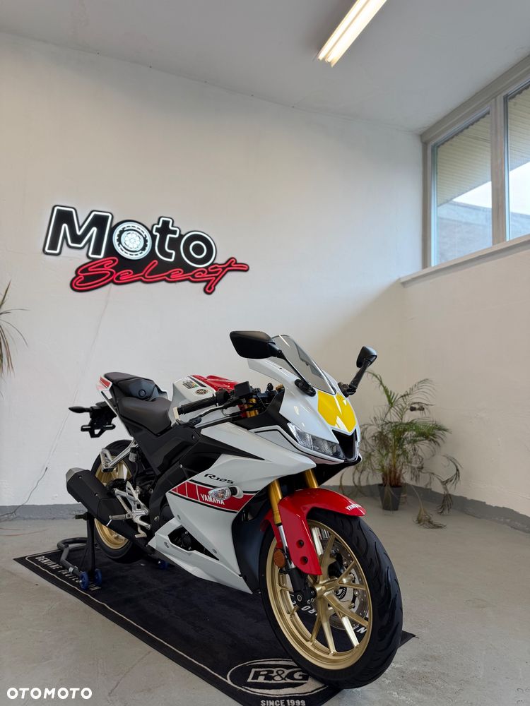 Yamaha YZF - 1