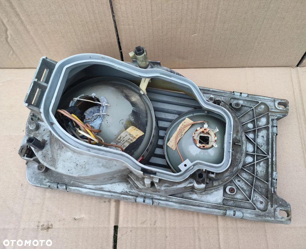 Reflektor lewy Lampa lewa Mercedes W123 1975- HELLA - 3