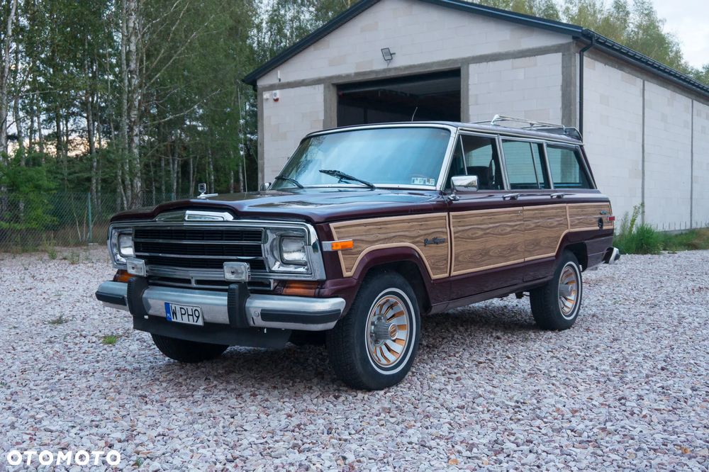 Jeep Wagoneer - 2