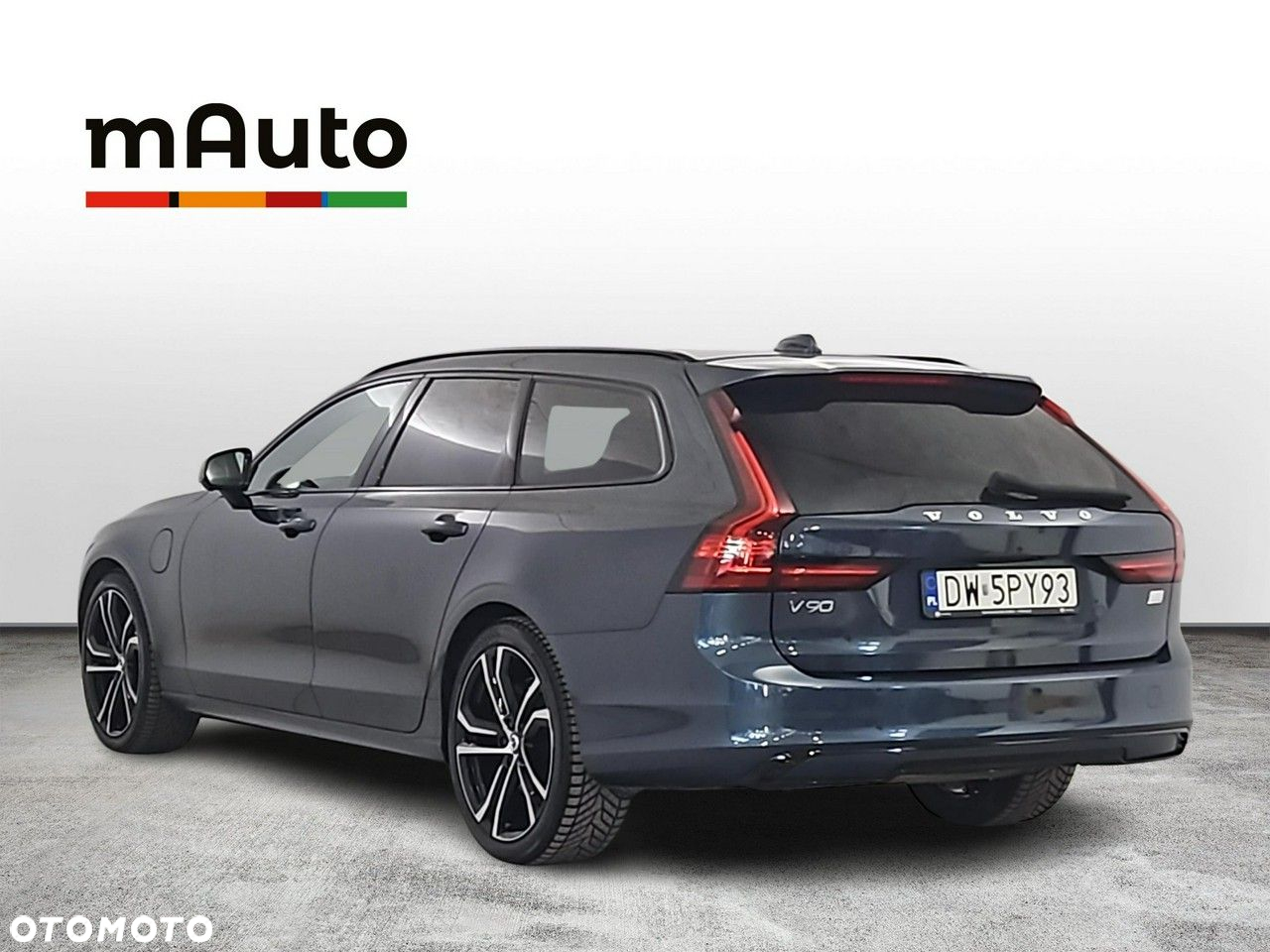Volvo V90 T8 AWD Plug-In Hybrid R-Design - 3