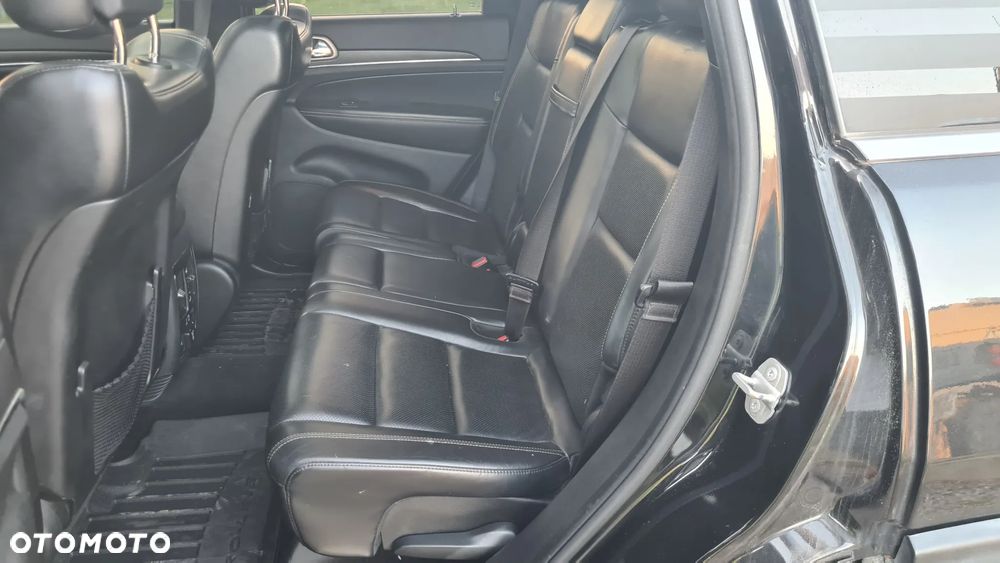 Jeep Grand Cherokee - 36