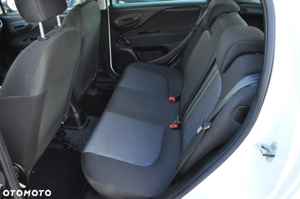 Fiat Punto 1.2 Young - 19