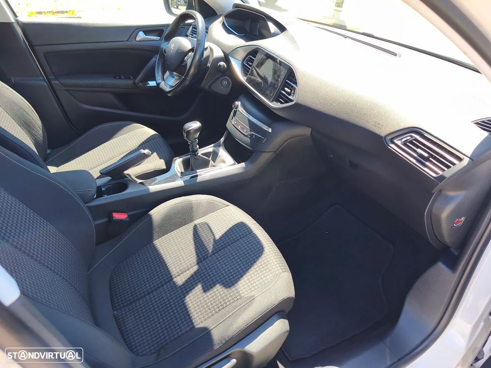 Peugeot 308 - 7