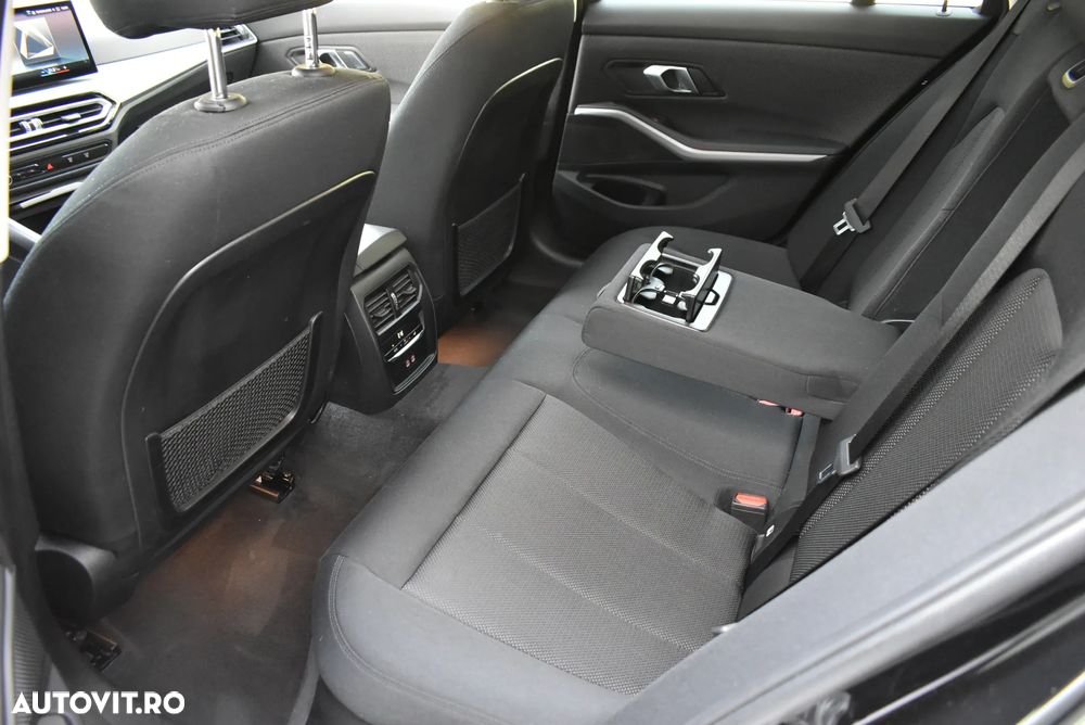 BMW Seria 3 320d Touring Aut. - 25
