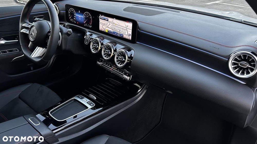 Mercedes-Benz GLA - 22