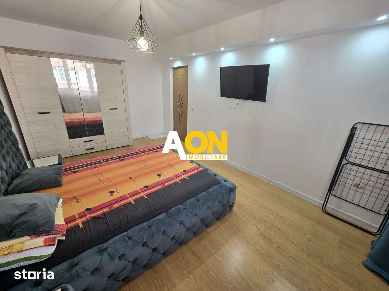 Apartament cu 3 Camere cu Garaj, Bloc Nou, Zona Centru — fotografia 3