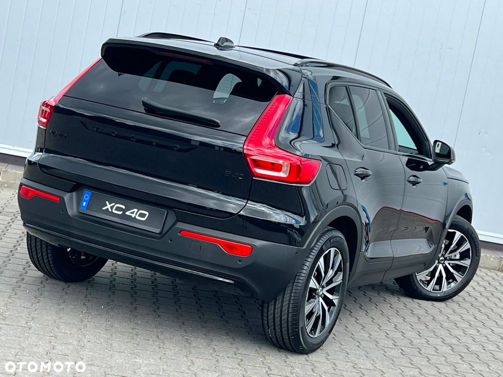 Volvo XC 40 B4 AWD Ultimate Dark - 2