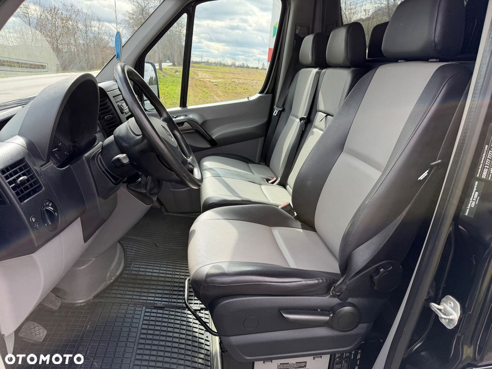 Mercedes-Benz Sprinter - 16