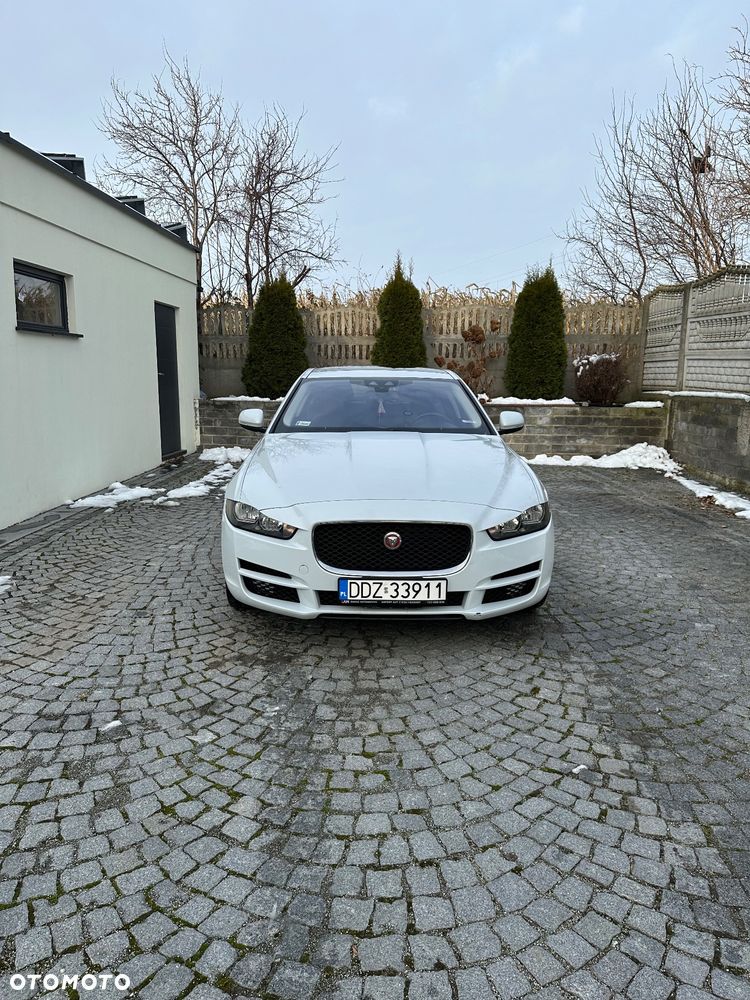 Jaguar XE - 12