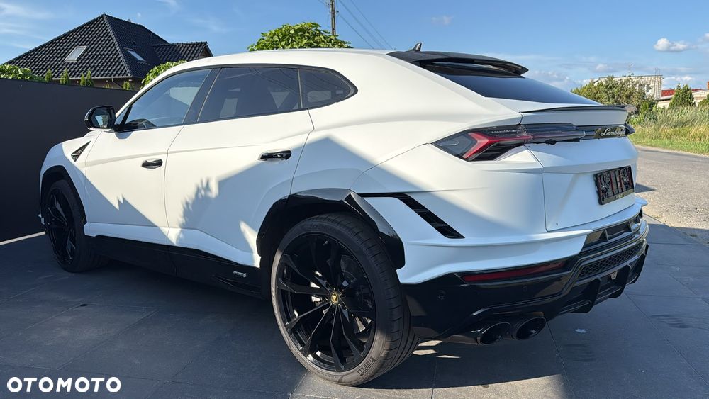 Lamborghini Urus - 17
