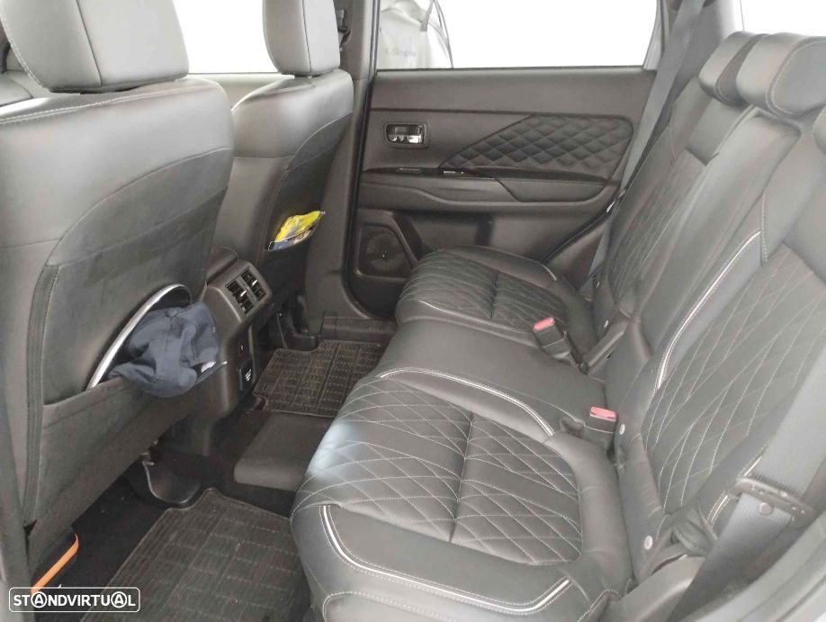 Mitsubishi Outlander 2.4 Instyle - 8