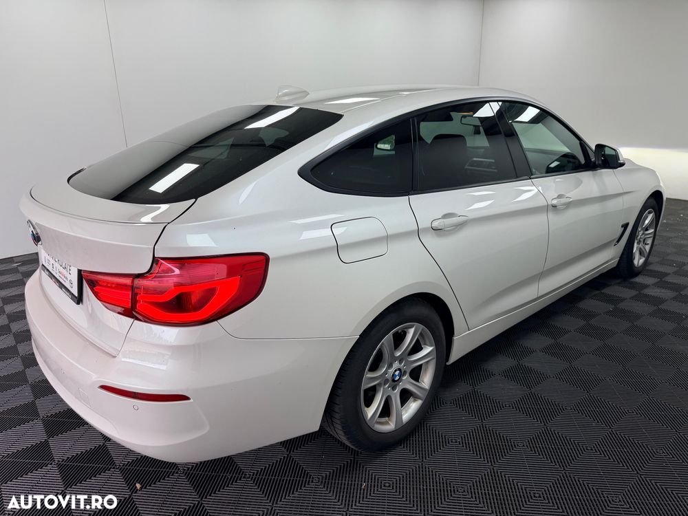 BMW Seria 3 318d Aut. Luxury Line - 23