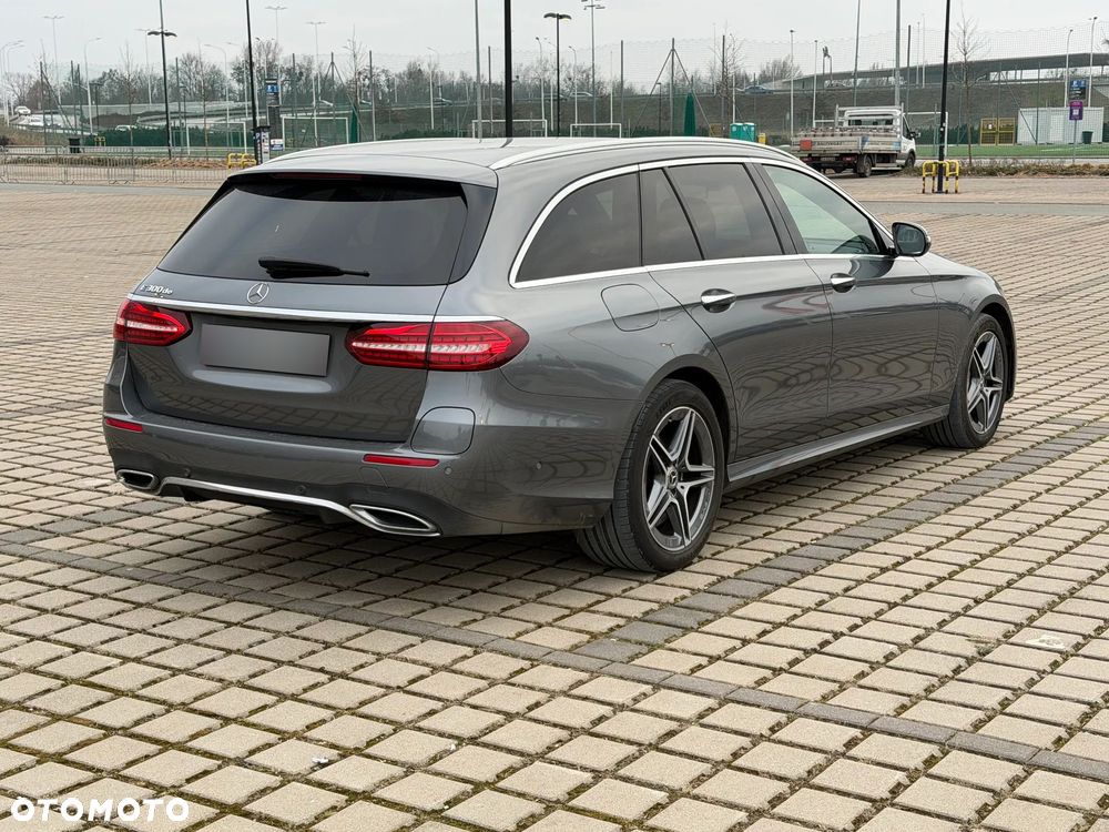 Mercedes-Benz Klasa E 300 de 9G-TRONIC - 4
