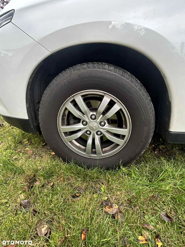 Mitsubishi Outlander 2.0 Invite + 2WD - 6