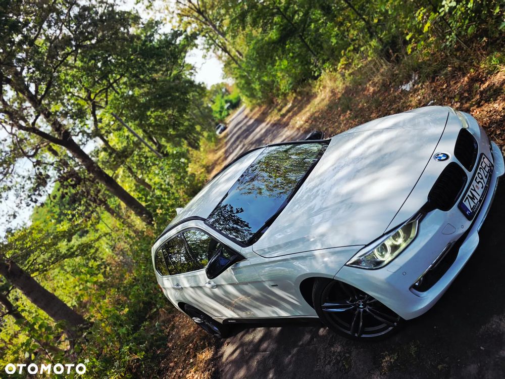 BMW Seria 3 320d xDrive Sport-Aut Luxury Line - 2