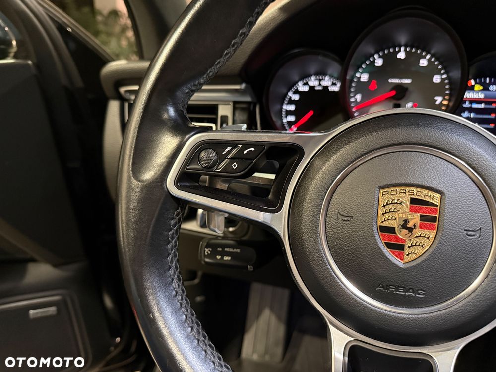 Porsche Macan S - 30