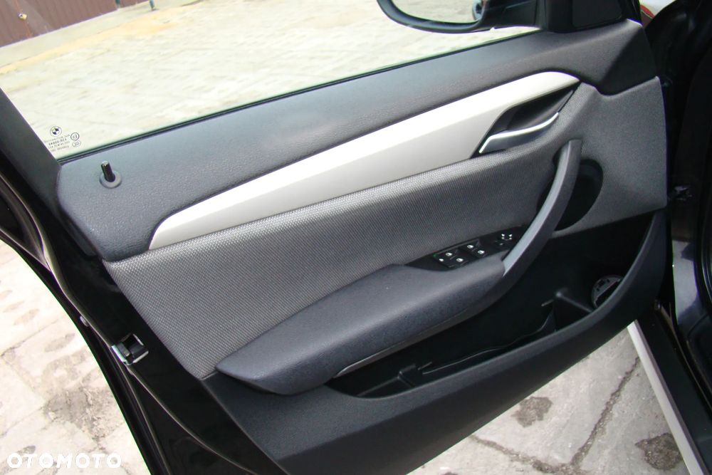 BMW X1 sDrive18d xLine - 16