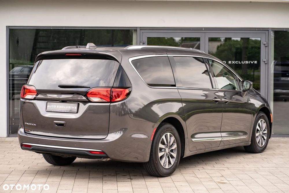 Chrysler Pacifica - 22
