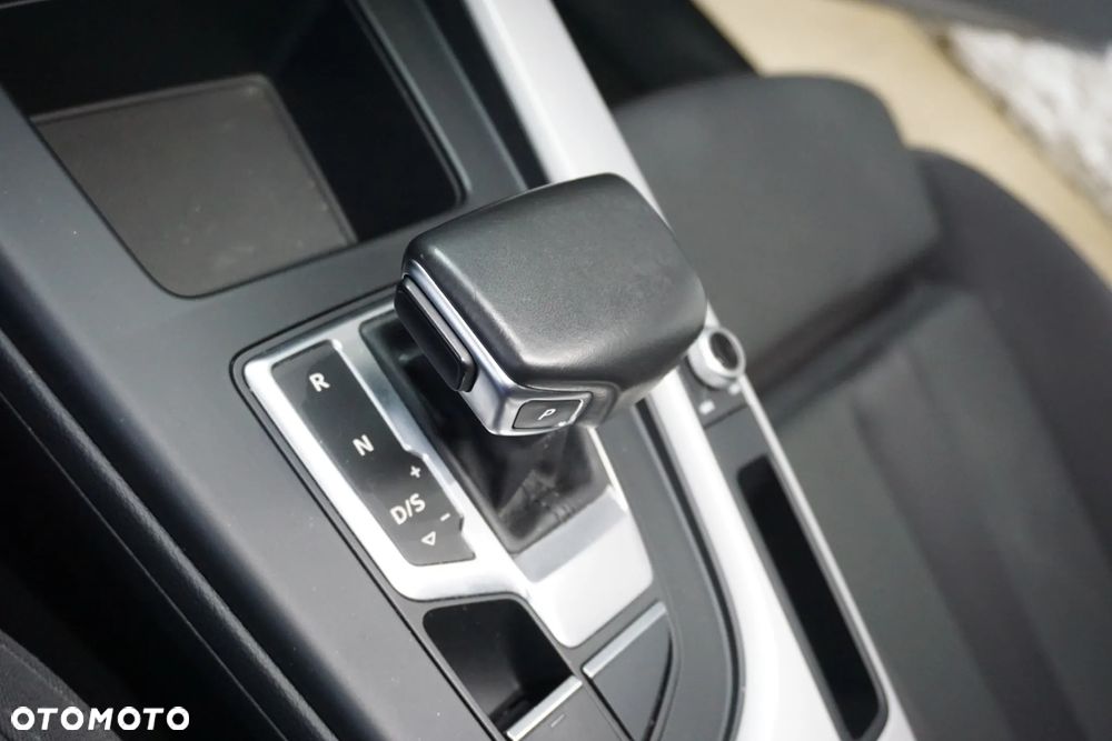 Audi A4 Avant 35 TDI S tronic - 32