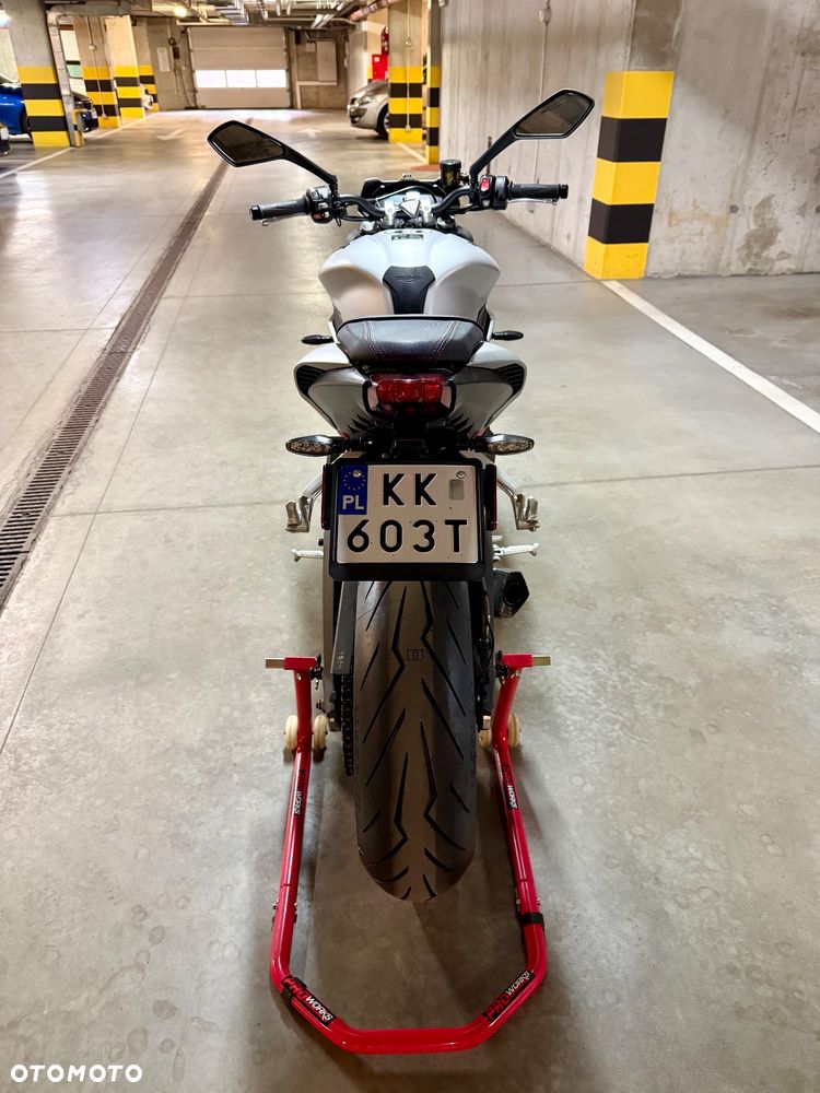 Triumph Street Triple - 6