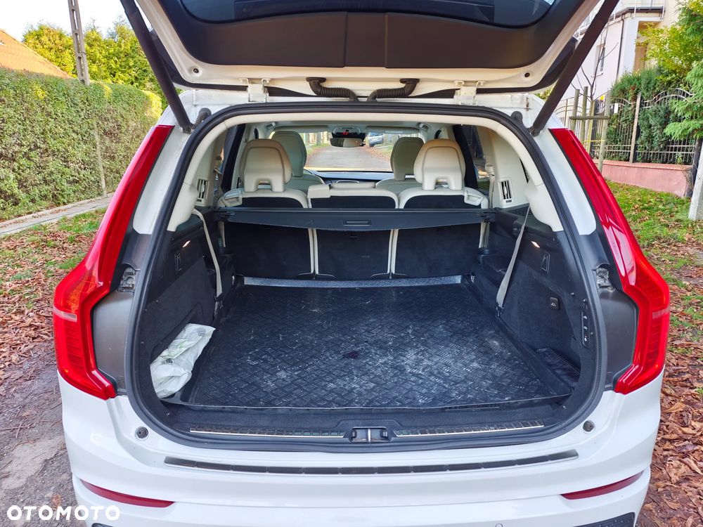 Volvo XC 90 D5 AWD Momentum 7os - 30