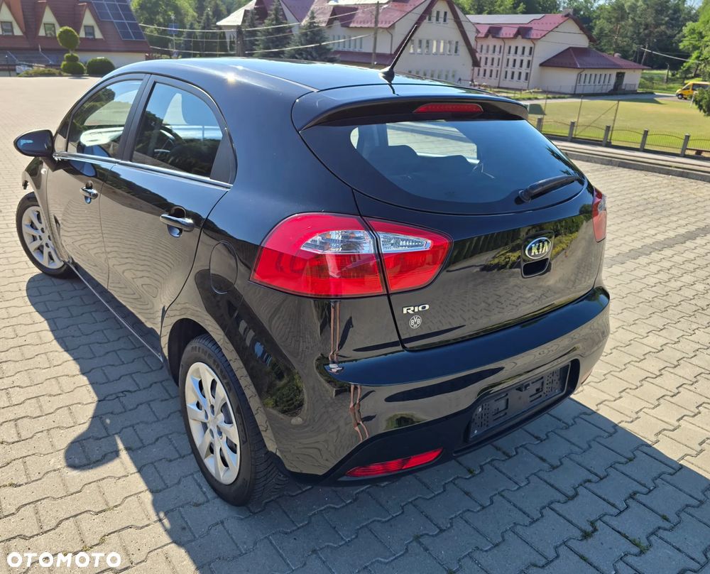 Kia Rio 1.4 L - 14