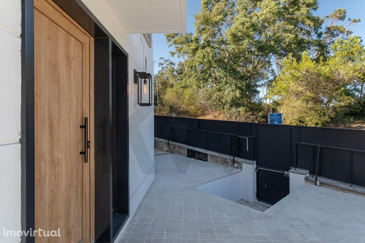 Charmosa Moradia T3 Totalmente remodelada com garagem no Centro Histór - Grande imagem: 5/60