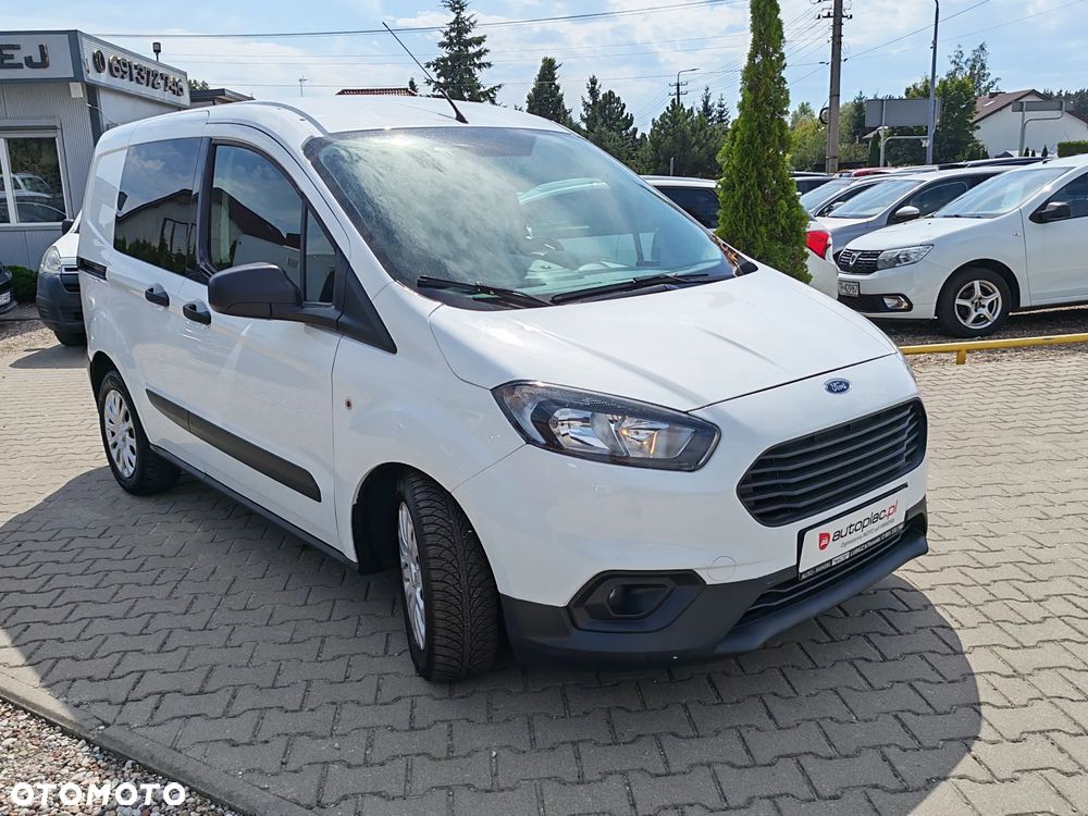 Ford Transit Courier - 11