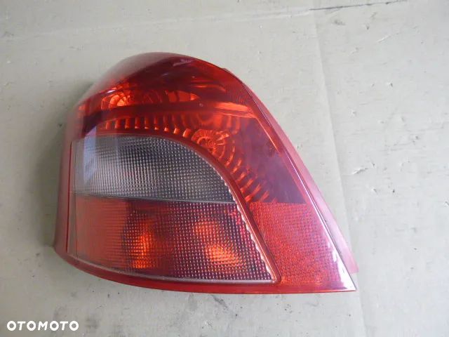 LAMPA LEWY TYŁ LEWA TYLNA TOYOTA YARIS II 5D 05-09 - 9