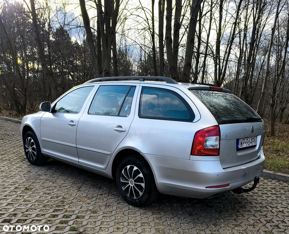 Skoda Octavia 2.0 TDI DPF Ambiente - 2