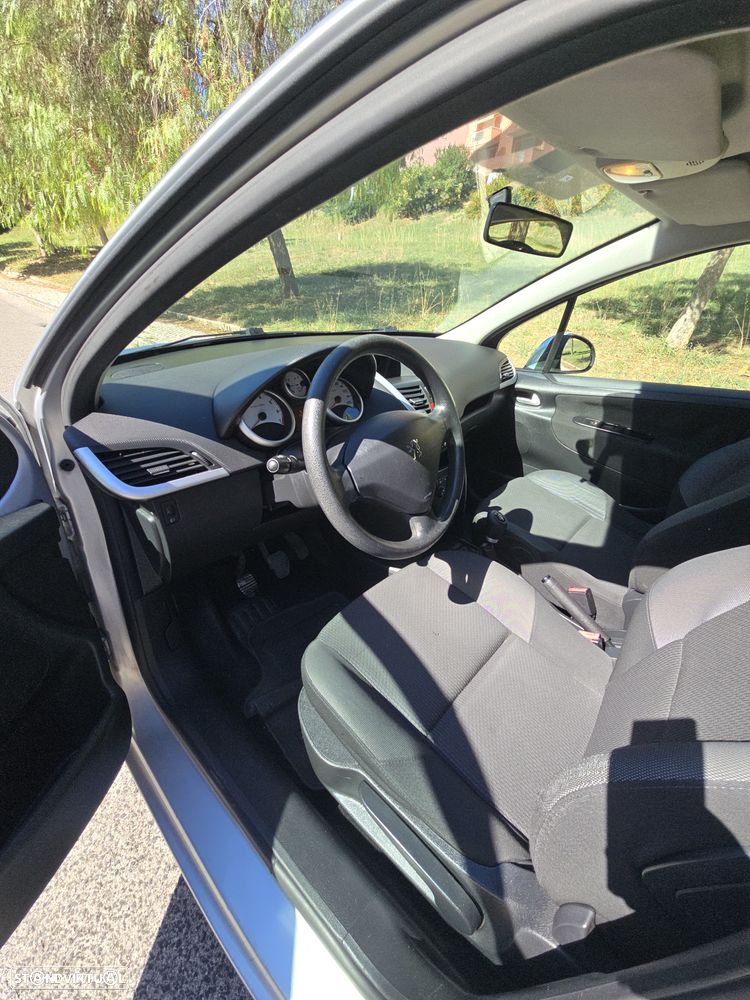 Peugeot 207 - 18