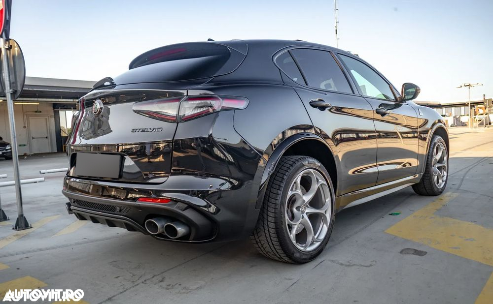 Alfa Romeo Stelvio V6 2.9 Bi-Turbo AT8-Q4 Quadrifoglio - 5