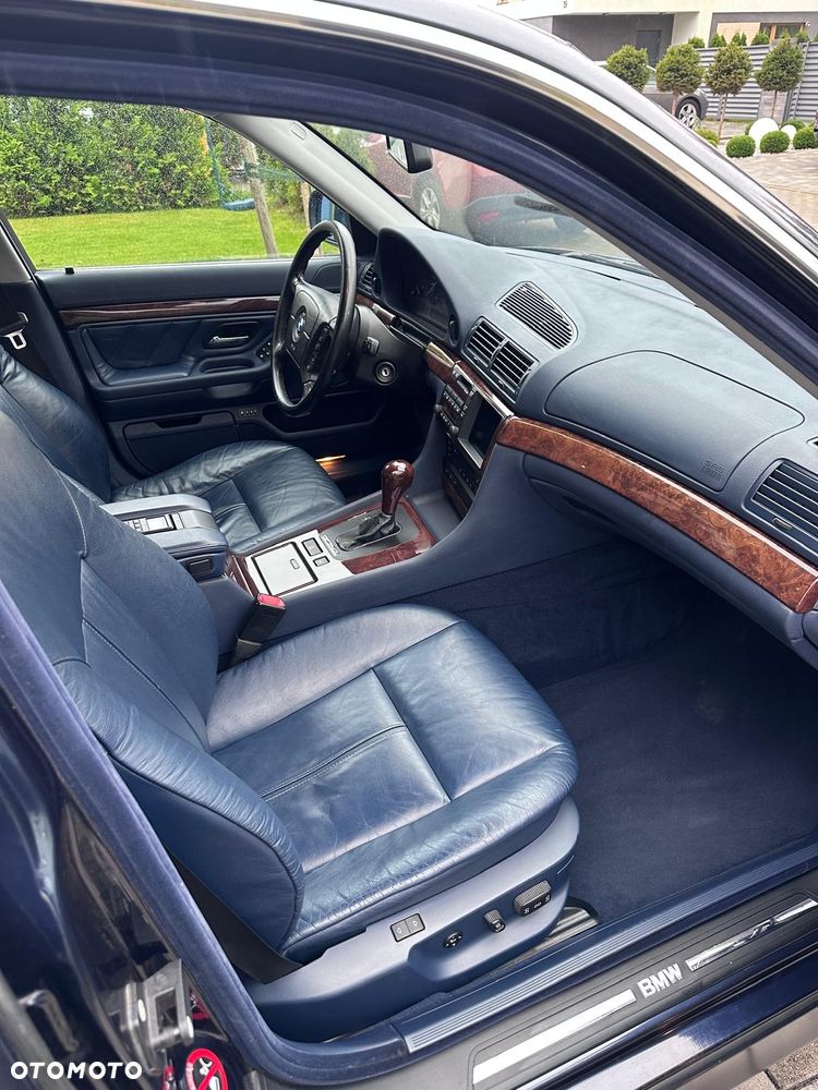 BMW Seria 7 - 22