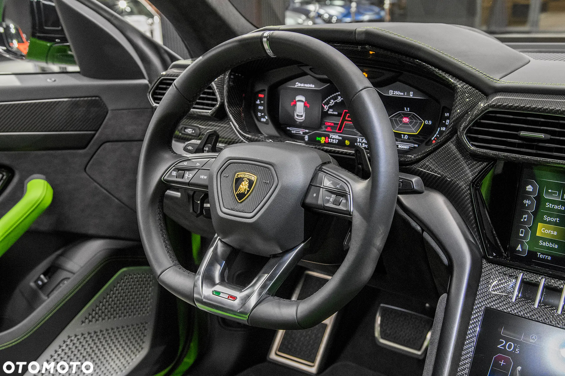 Lamborghini Urus - 8