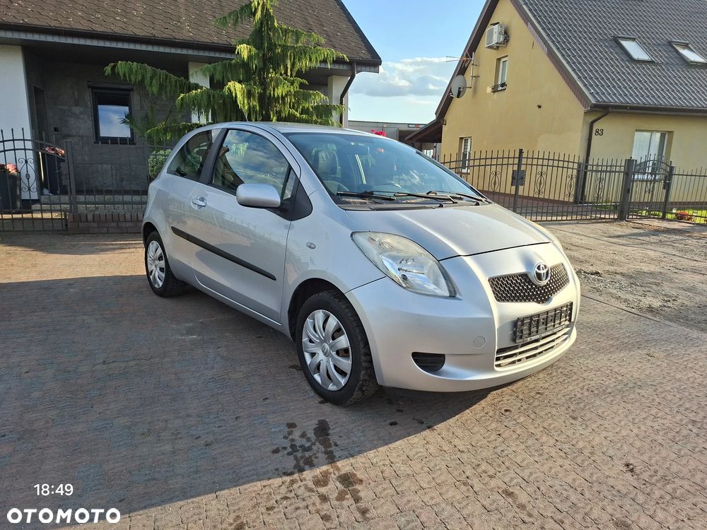 Toyota Yaris 1.0 VVT-i Team - 2