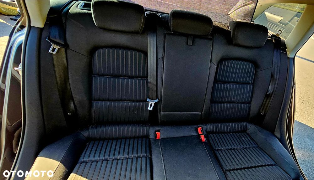 Audi A4 Avant 2.0 TDI Quattro - 16