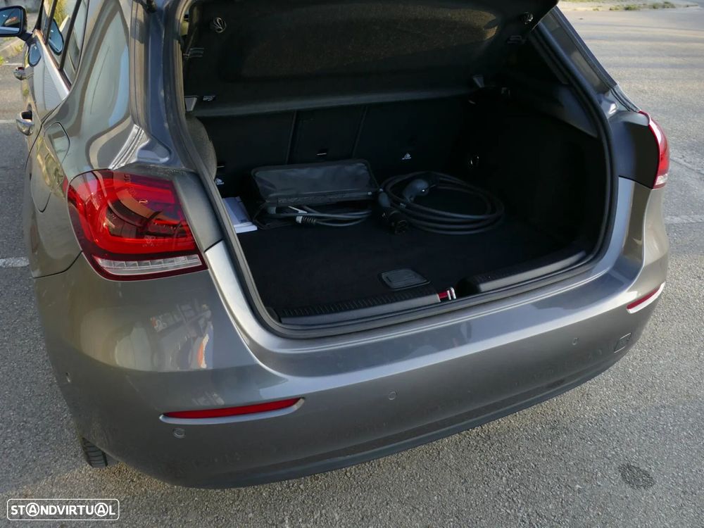 Mercedes-Benz A 250 e Style Plus - 11