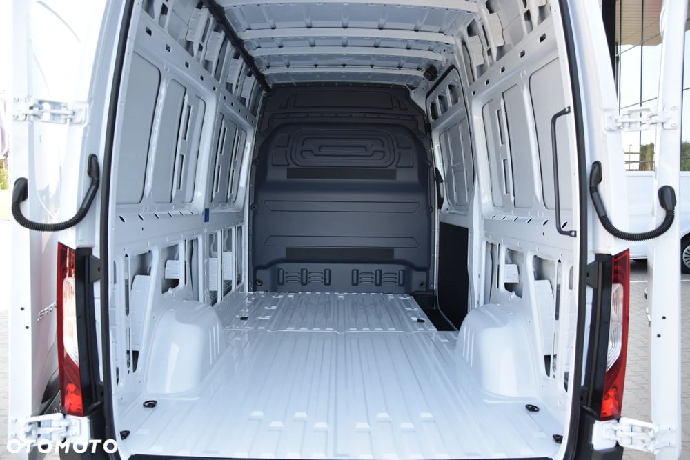 Mercedes-Benz Sprinter - 8