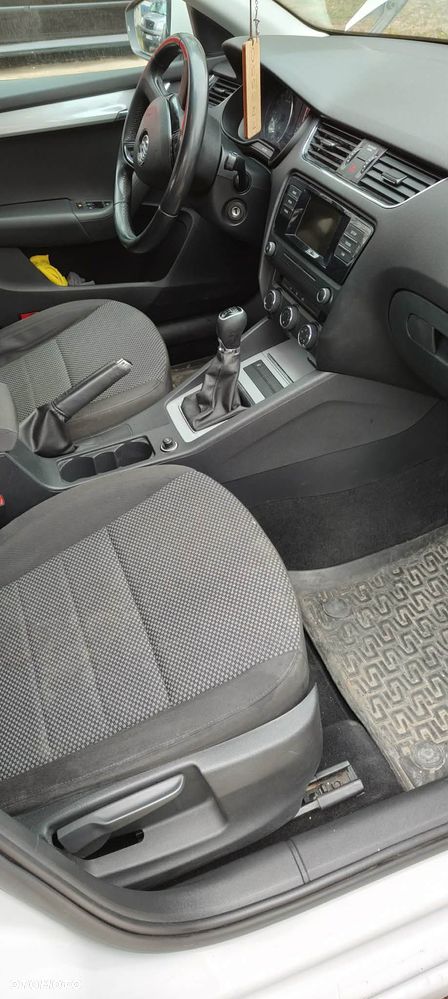 Skoda Octavia 1.6 TDI Edition - 8