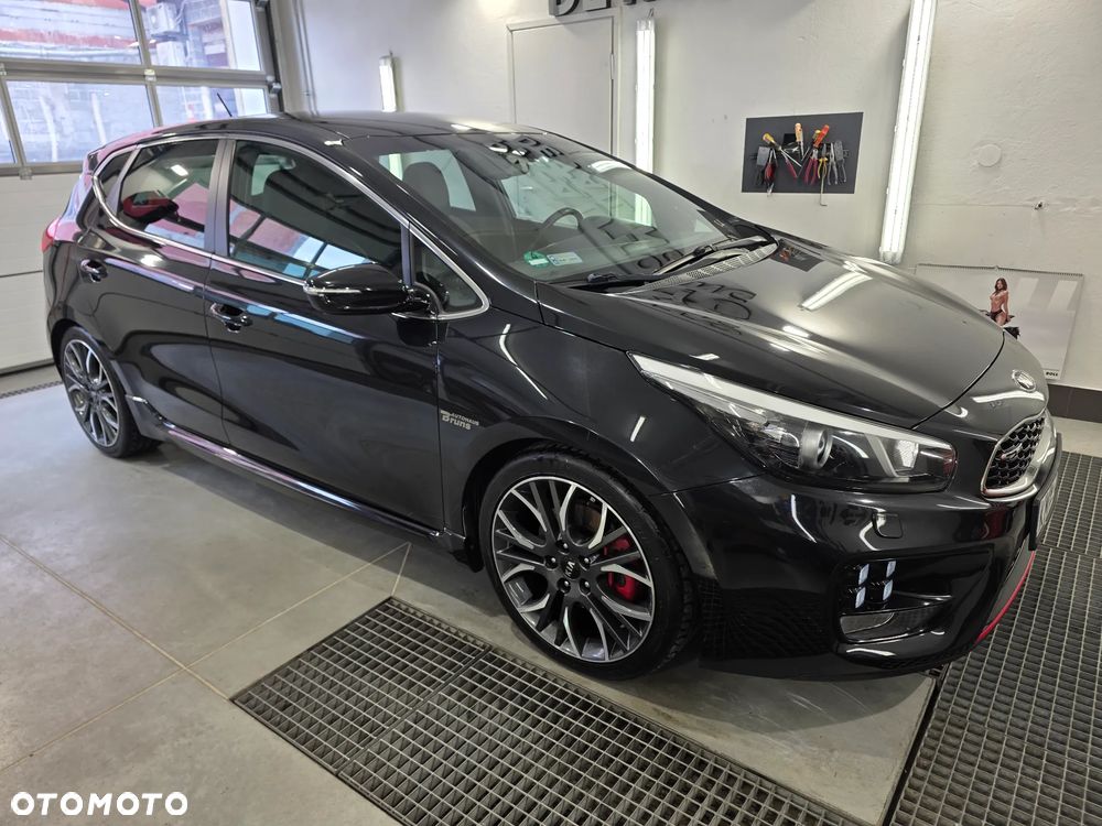 Kia Ceed 1.6 T-GDI GT - 15