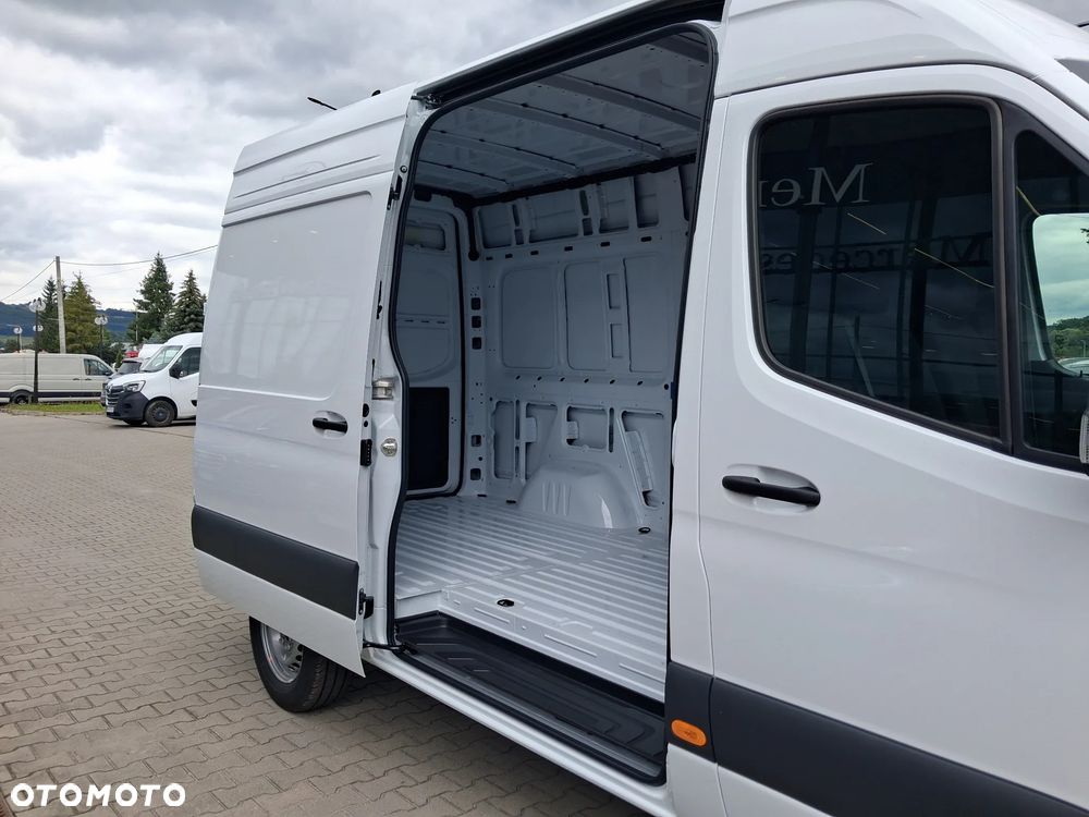 Mercedes-Benz Sprinter - 6