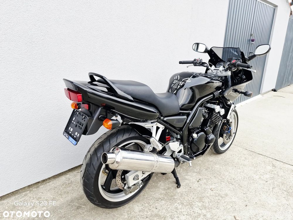 Yamaha FZS - 30