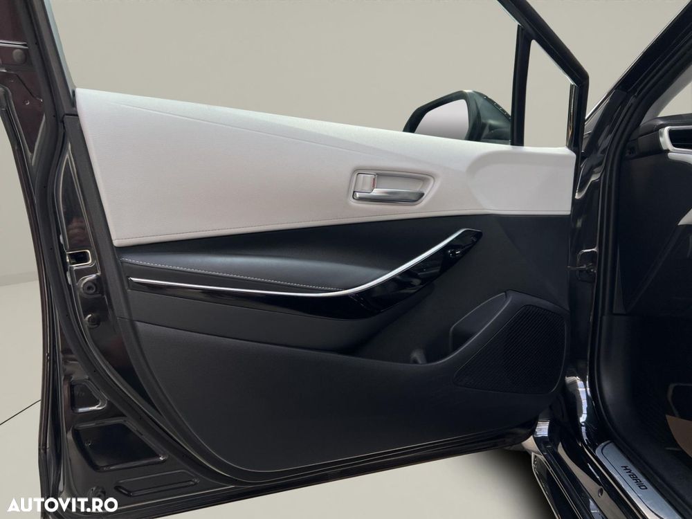 Toyota Corolla 2.0 Lounge - 19