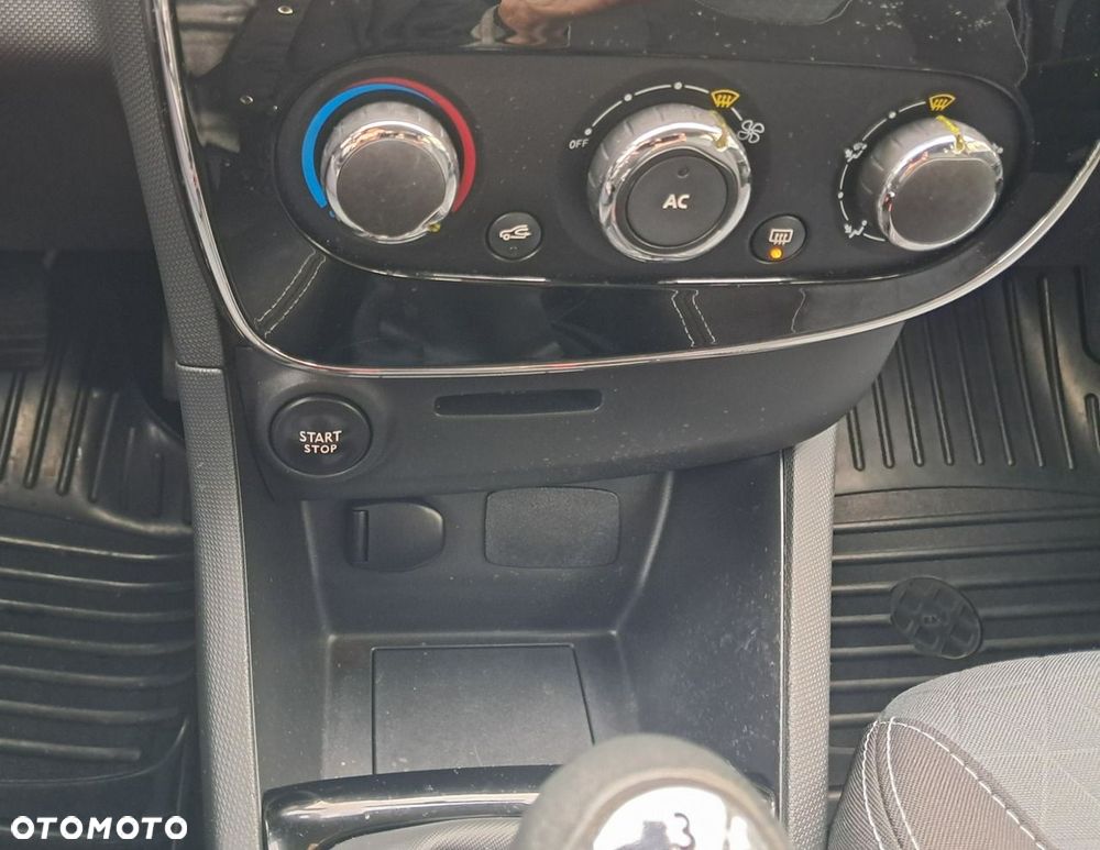 Renault Clio - 20