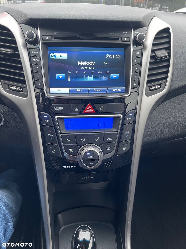 Hyundai i30 1.6 CRDi BlueDrive Premium DCT - 16