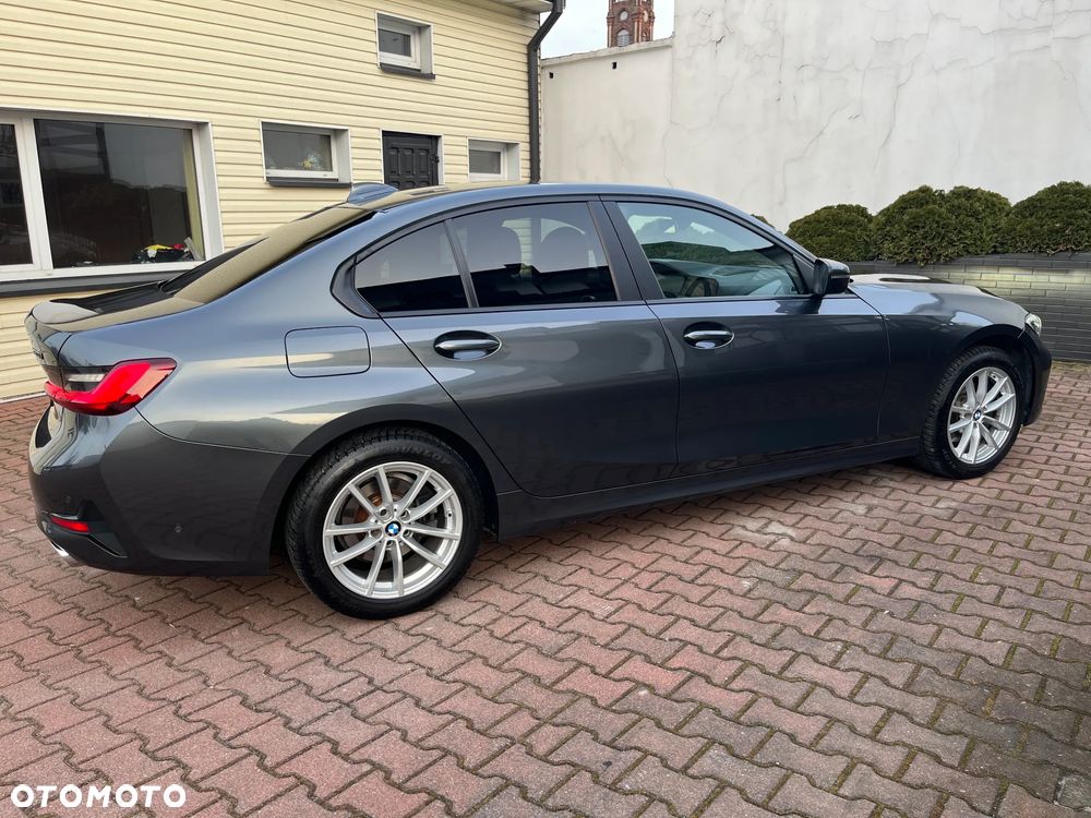 BMW Seria 3 320i xDrive - 10