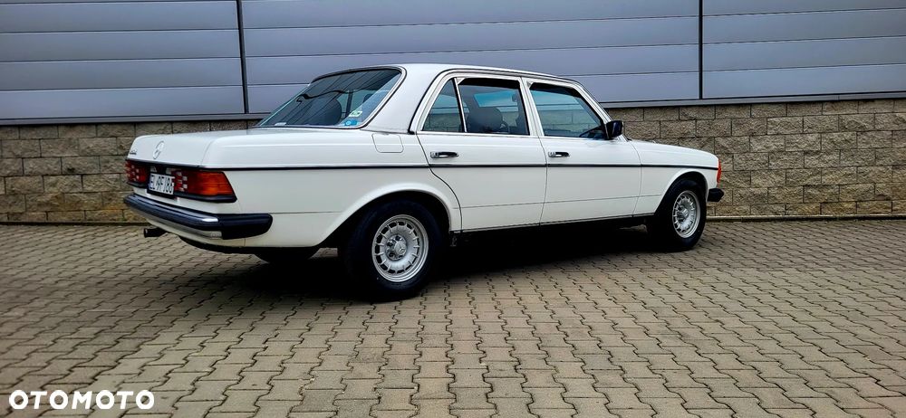 Mercedes-Benz W123 - 8