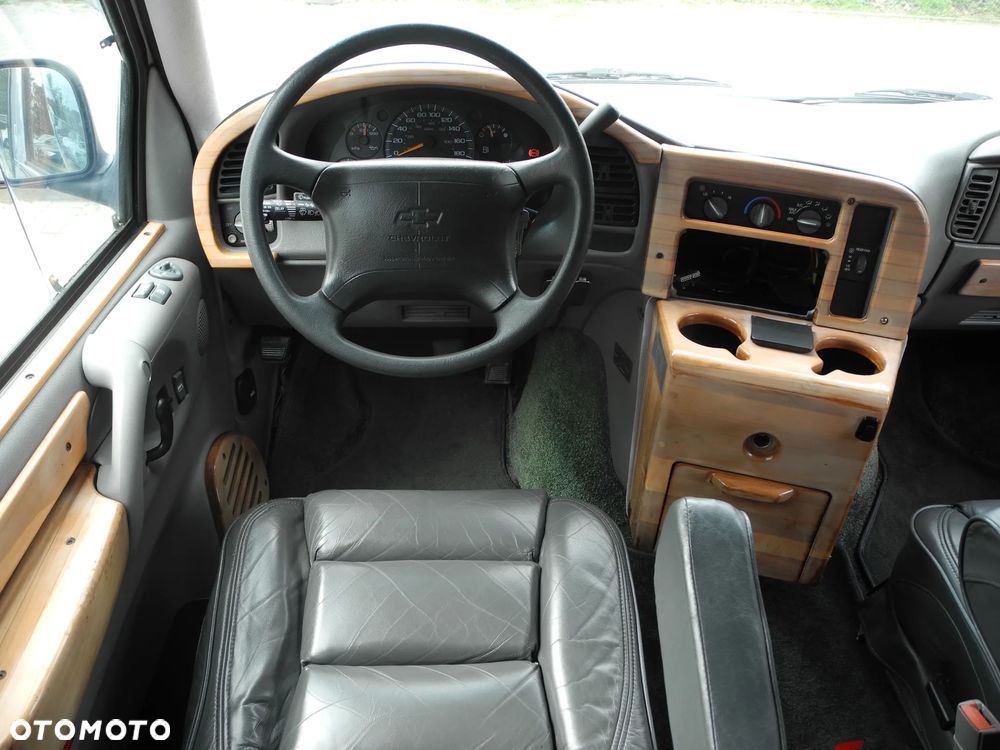 Chevrolet Astro 4.3i V6 - 8