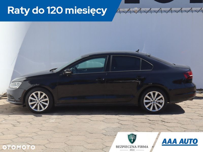 Volkswagen Jetta - 4